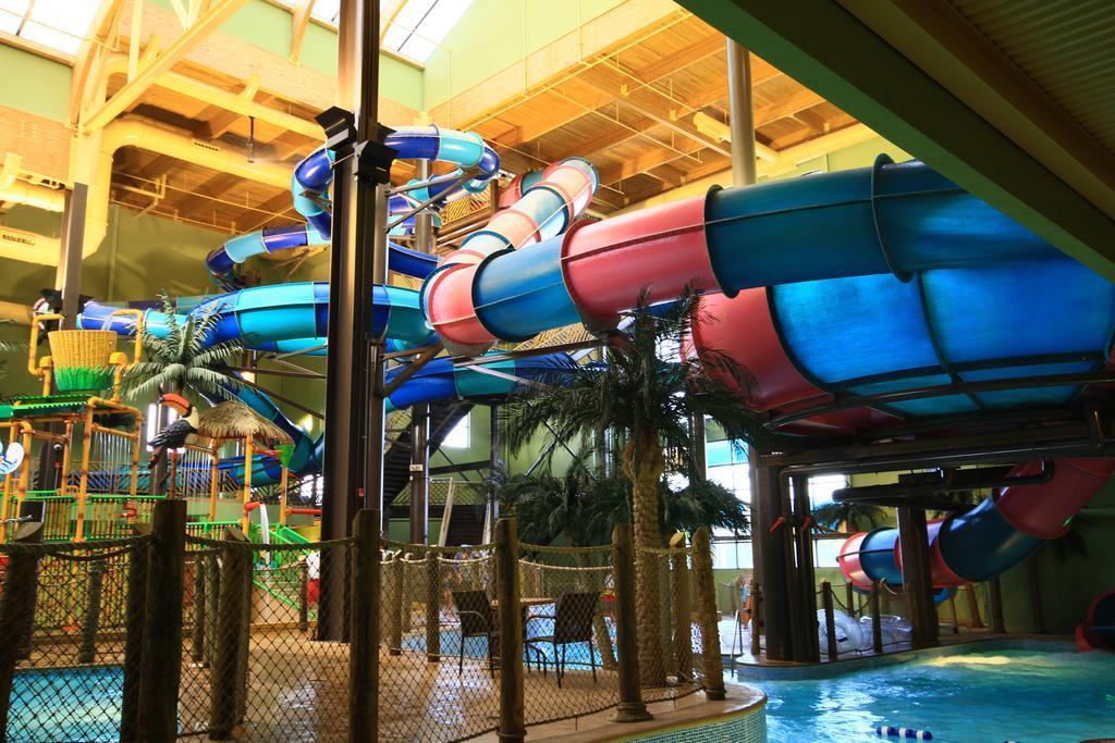 Maui Sands Resort & Indoor Water Park Сандъски Екстериор снимка